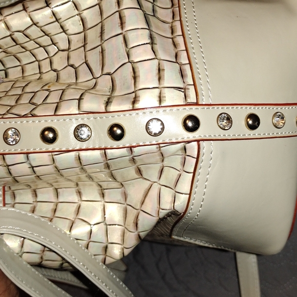 Nicole Lee Purse - Picture 10 of 15